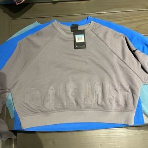 NWT nike cropped crewneck sweatshirt medium